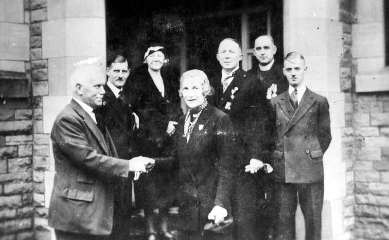 Oliver family & Lady Haig