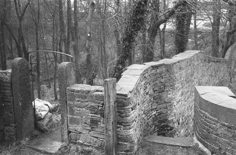 Macclesfield Canal bridge 28
